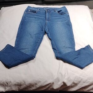 Tahari women's jeans sized 14/32